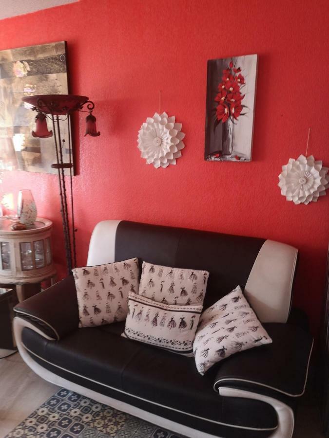 Home De Charme.. Au Calme Et Plein Centre Nisa Exterior foto